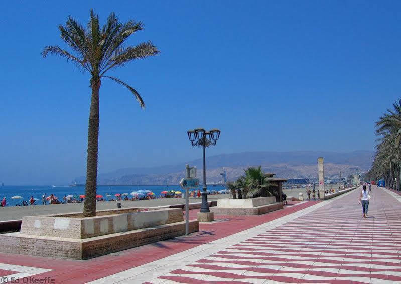 Apartamentos 16:9 Playa Suites Almería Exteriér fotografie
